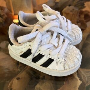 Sz 5 Toddler Adidas Superstars